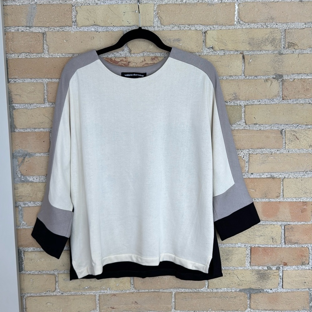 New Valerie Dumaine 🇨🇦 Cream and Black Top